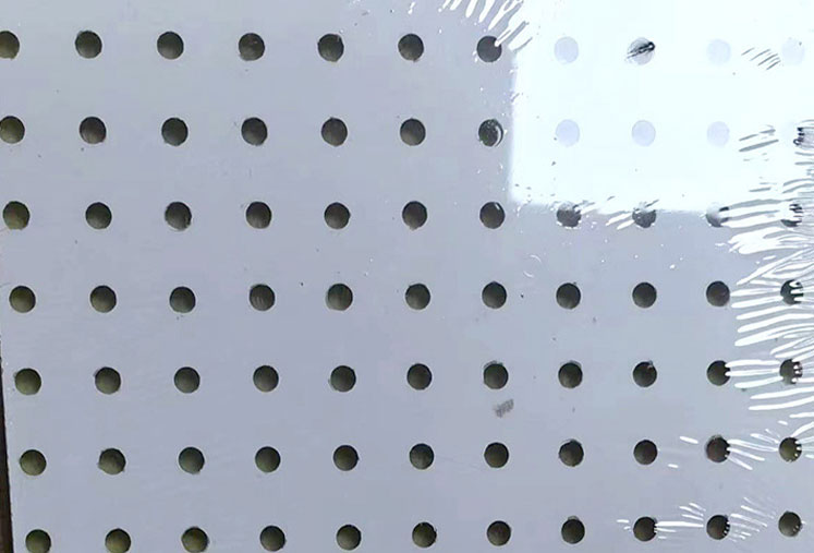 金屬穿孔吸音板的多元化應(yīng)用：商業(yè)空間、錄音室與家庭影院的理想選擇